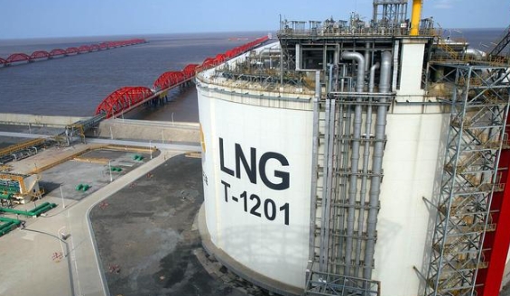 拜登政府考虑长达14个月的LNG出口暂停，权衡气候与经济安全