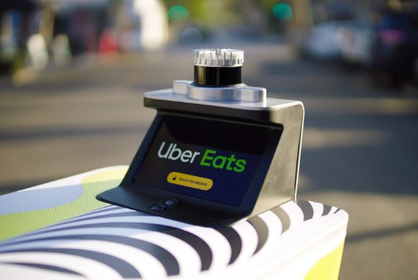 UberEats日本首试：自动驾驶机器人送餐，外卖行业迎新变革